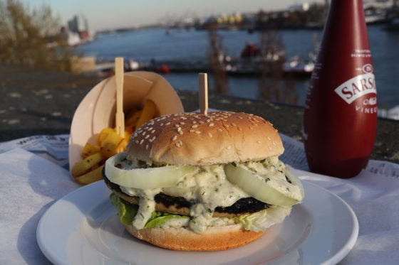 Vischburger Mit Chips Vegan Mit Selbstgemachter Remoulade