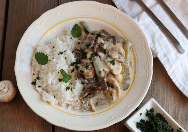 Bœuf Stroganoff - rein pflanzlich - schmeckt wie das Original - Dailyvegan