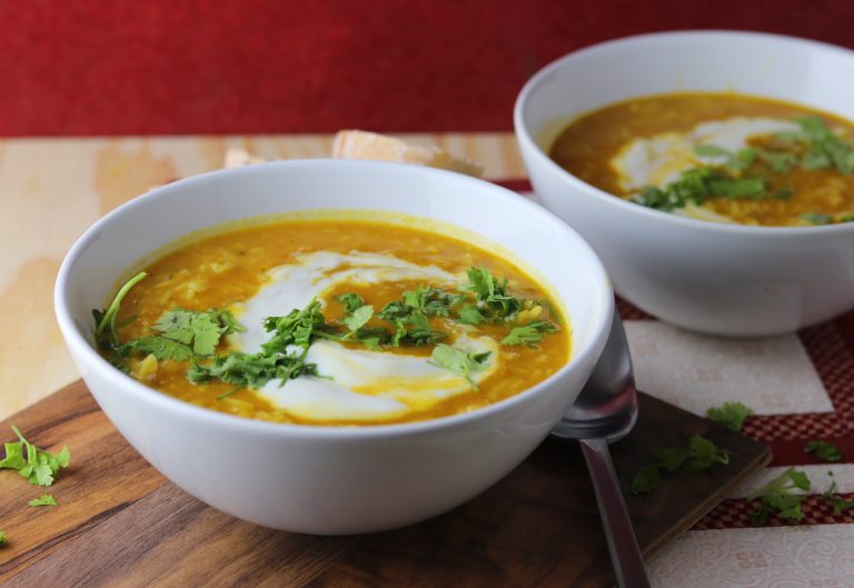 Mulligatawny Suppe - würzige, englische Curry-Suppe - Dailyvegan