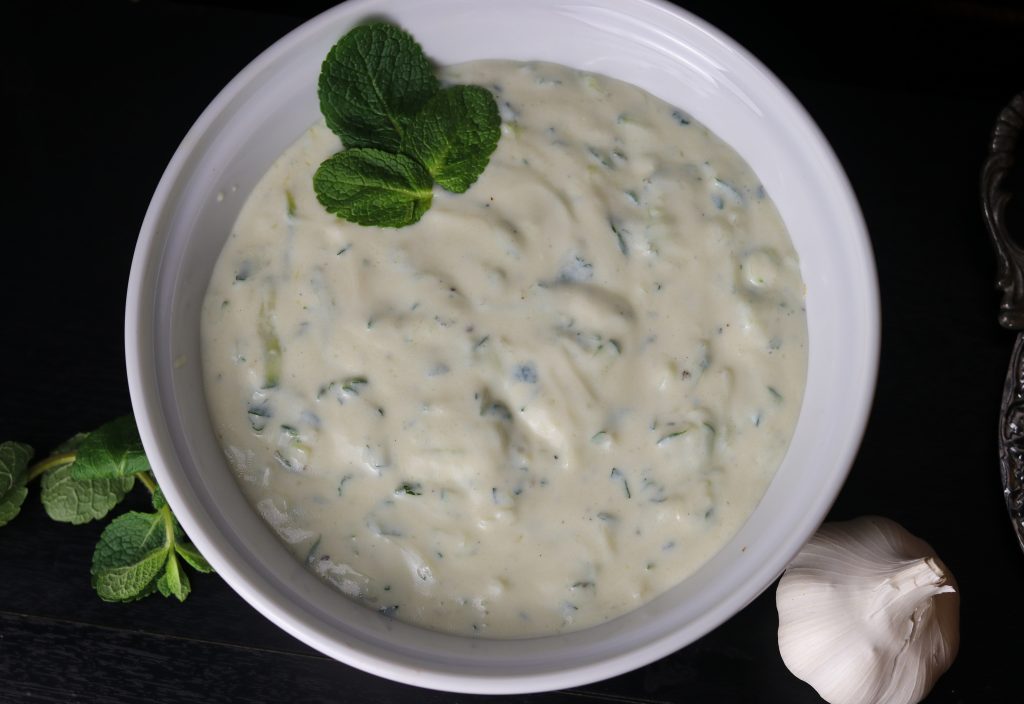 Tzatziki - griechischer Joghurtdip - originalgetreu vegan - Dailyvegan