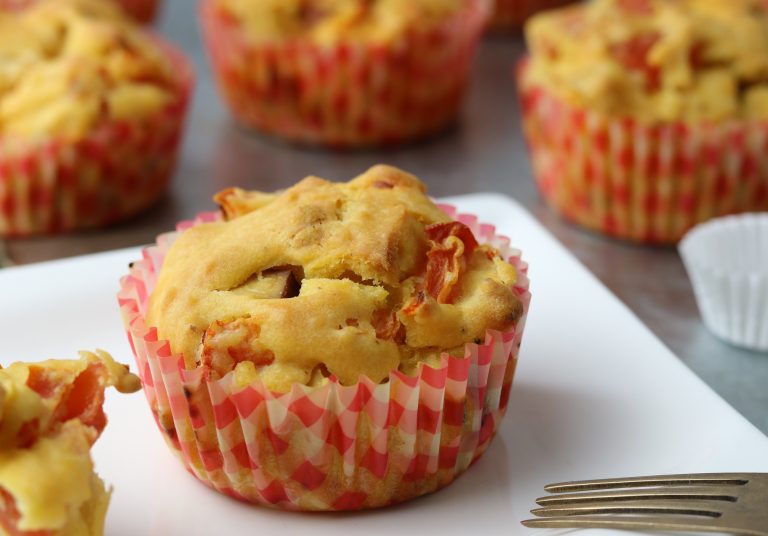 Tomaten-Räuchertofu-Muffins, herzhaftes Fingerfood - Dailyvegan