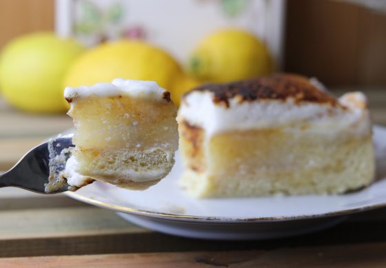 Zitronen-Baiser-Kuchen mit Baiserhaube aus Aquafaba - Dailyvegan