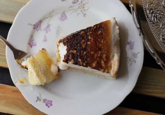 Zitronen-Baiser-Kuchen mit Baiserhaube aus Aquafaba - Dailyvegan