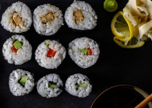 Maki Sushi Mit Drei Fullungen Selbst Gemacht Dailyvegan