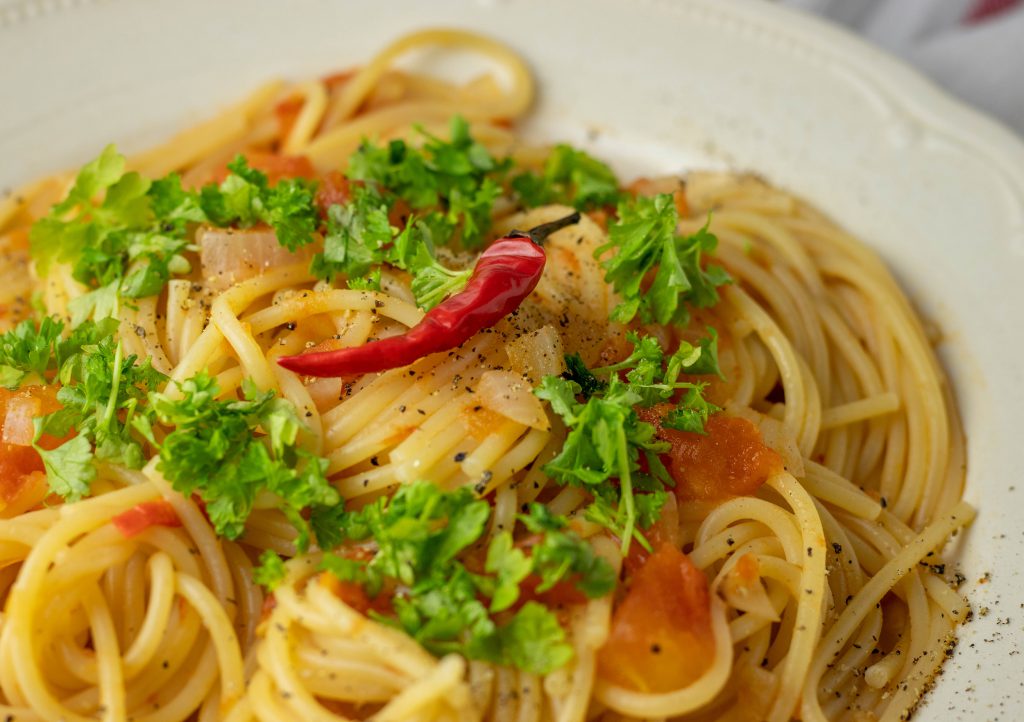 Spaghetti Allarrabbiata Pasta Mit Feuriger Tomatensauce Dailyvegan 9857