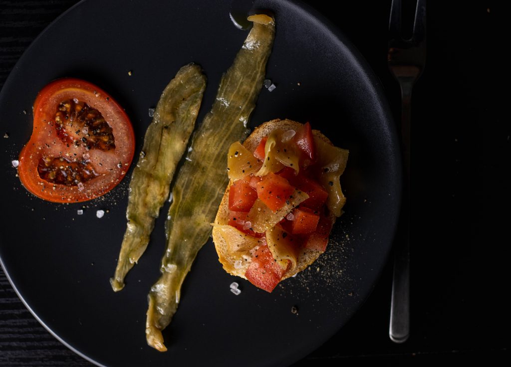 Vegane Sardellen schmecken schön fischig, säuerlich, würzig. Genau wie das Original.