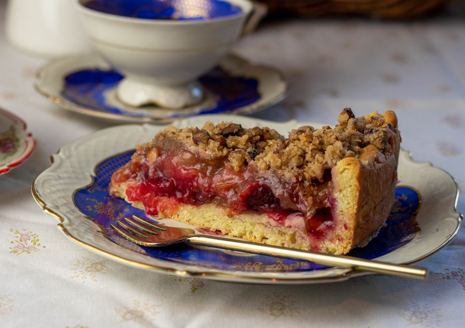 Zwetschenstreuselkuchen mit Zimt-Pekannuss-Streuseln - Dailyvegan