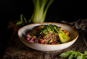 Soba Noodle Stir Fry Bowl - schnell, einfach und oberlecker