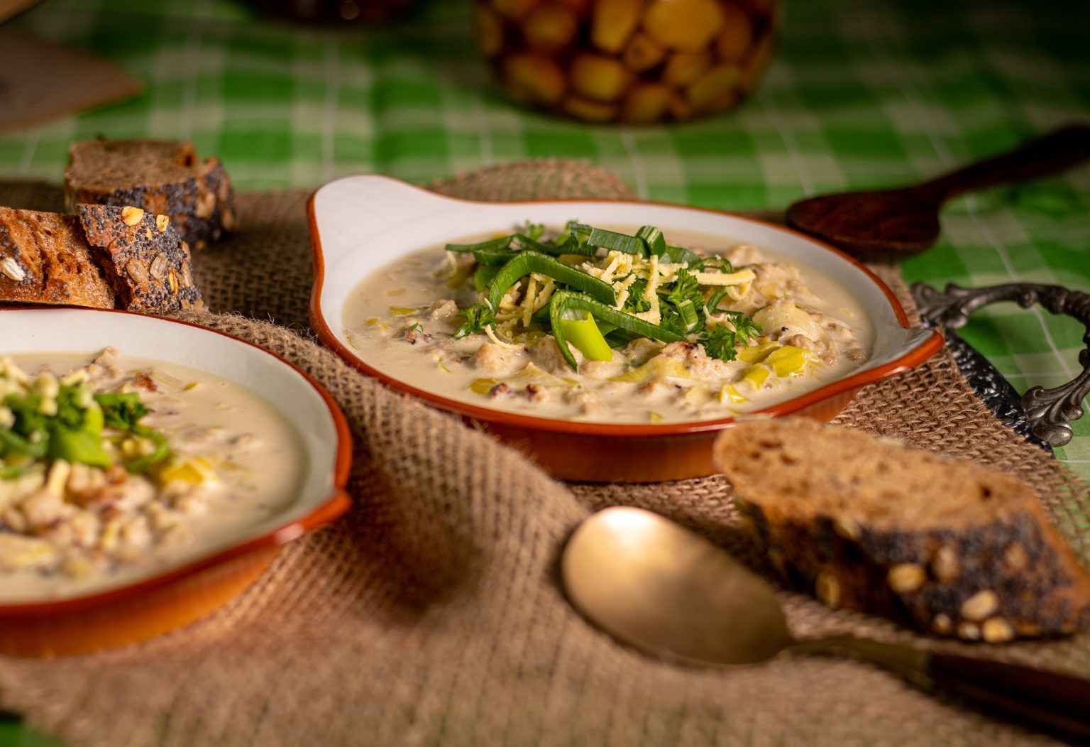 Vegane Lauch-Käse-Suppe mit Hack, schnell und einfach - Dailyvegan