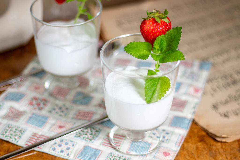 Zitronenmelisse-Mousse - ein köstliches Sommerdessert