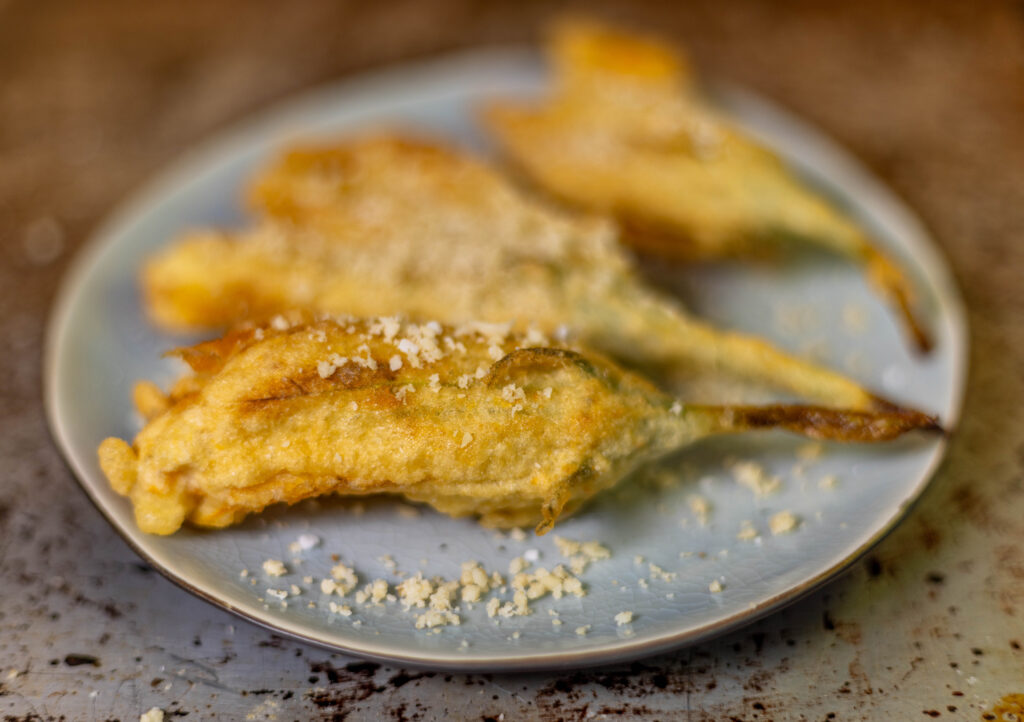 Frittierte Zucchiniblüten sind ein italienischer Klassiker.