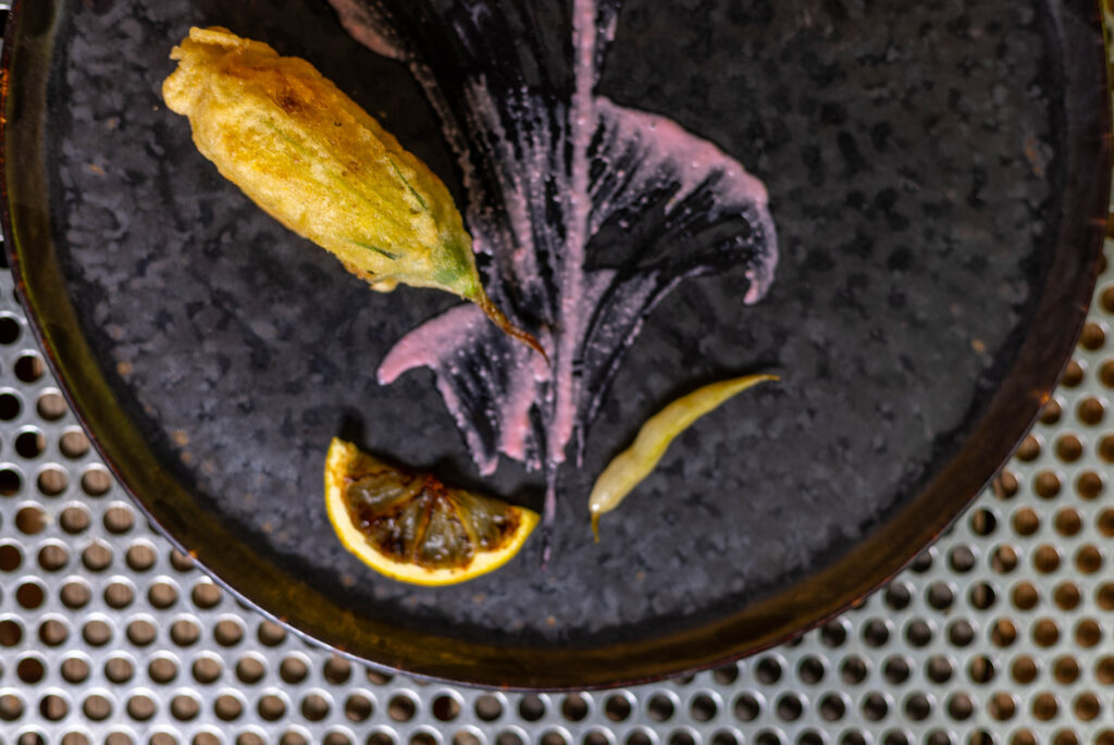 Gefüllte Zucchiniblüten sind die perfekte Sommer-Vorspeise oder Amuse Bouche