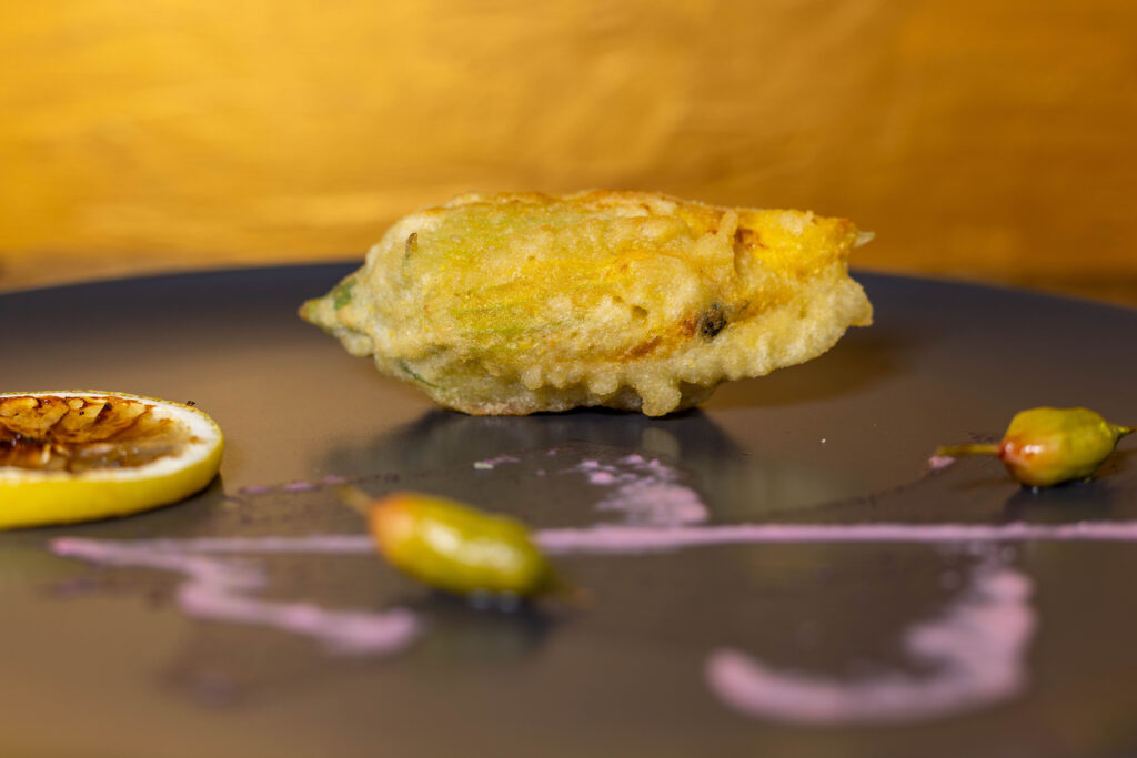 Hier mein Rezept für einen sommerlichen Hochgenuss: Gefüllte Zucchiniblüten!