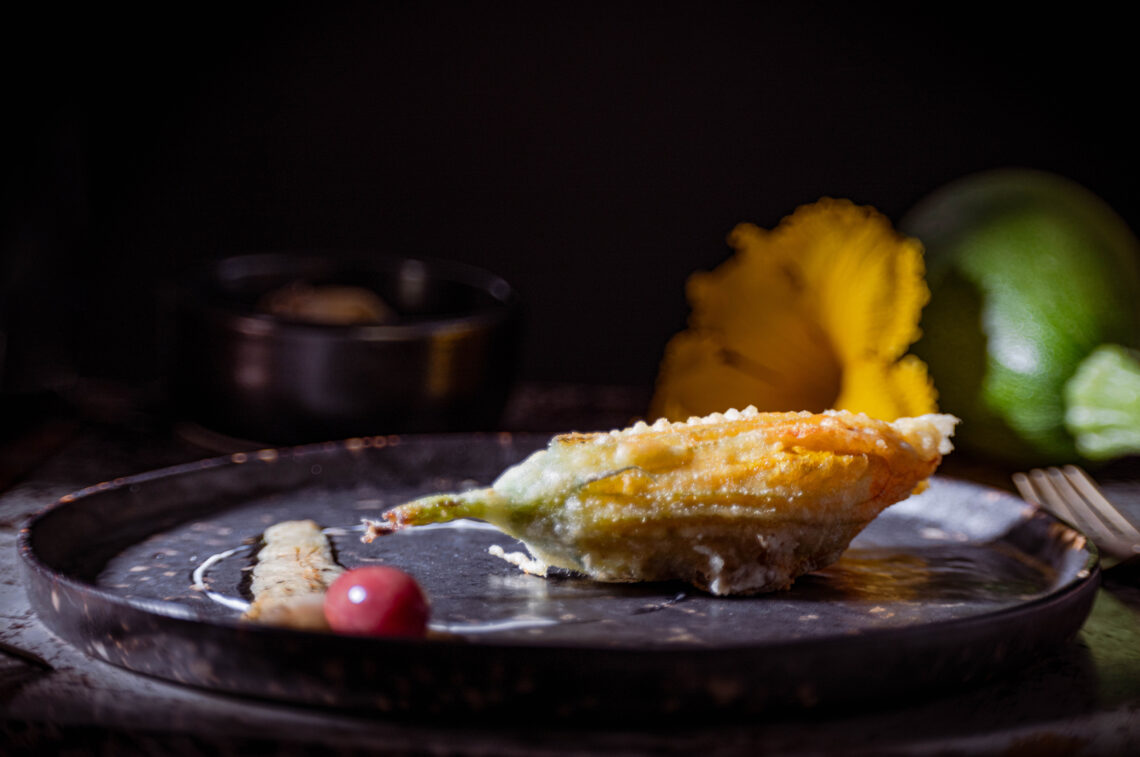 Zucchiniblüten mit Anchovies und Mozzarella - vegan