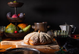 Kürbisbrot in Kürbisform - mit Roggen - für leckere Herbststullen