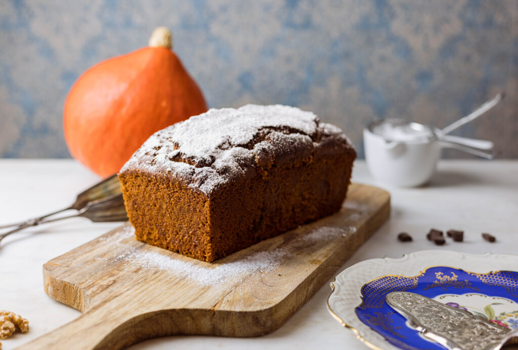 Kürbsirezepte: frisch gebackenes süßes Kürbisbrot – amerikanisches Pumpkinbread