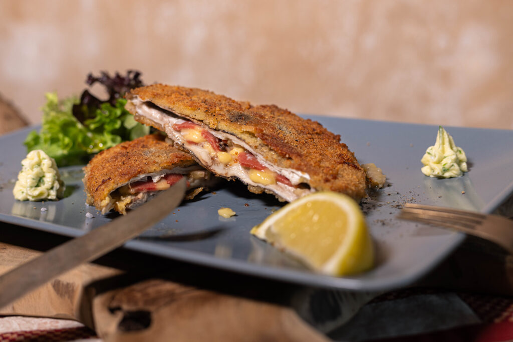 Schnitzel Cordon Bleu aus frisch gesammelten Parasolpilzen