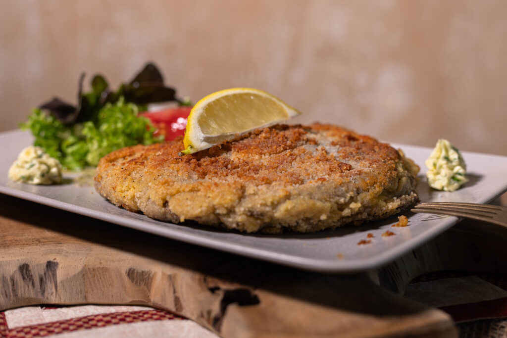 Riesenschirmlinge, so werden Parasolpilze auch genannt, eignen sich hervorragend, um daraus Schnitzel Cordon Bleu zu machen.