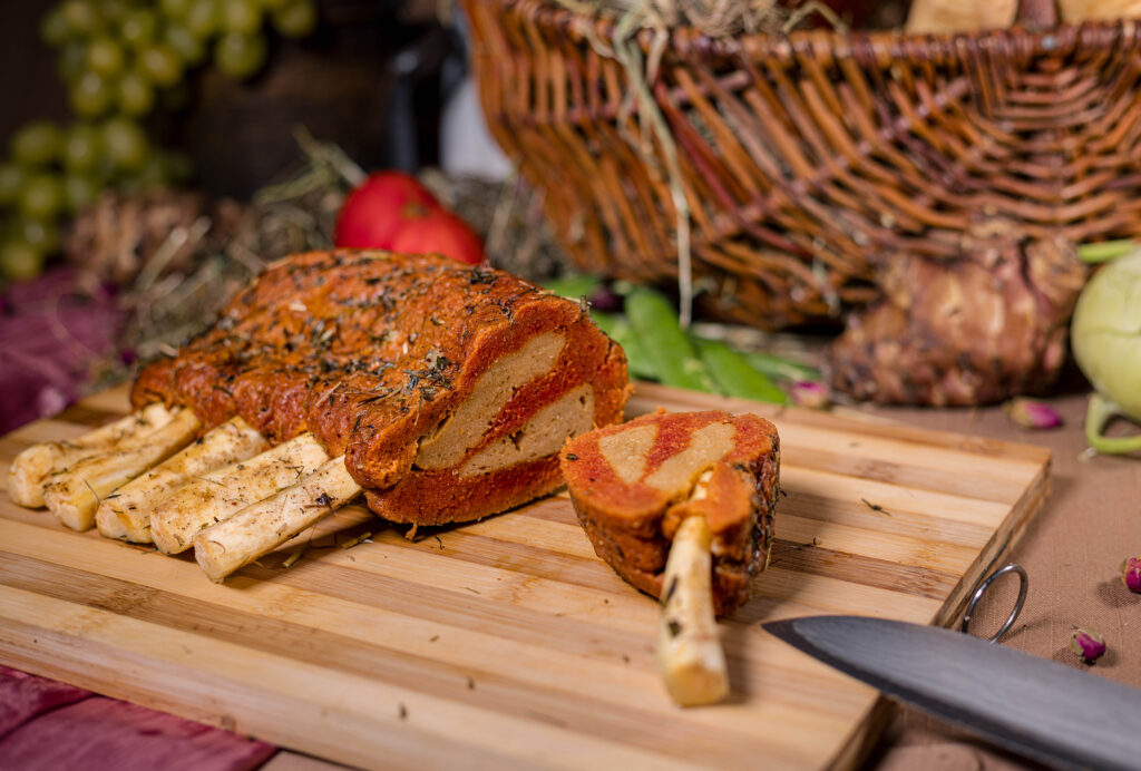 Ein festlicher, veganer Braten der Extraklasse! Mein veganer Lammrücken als Heubraten.