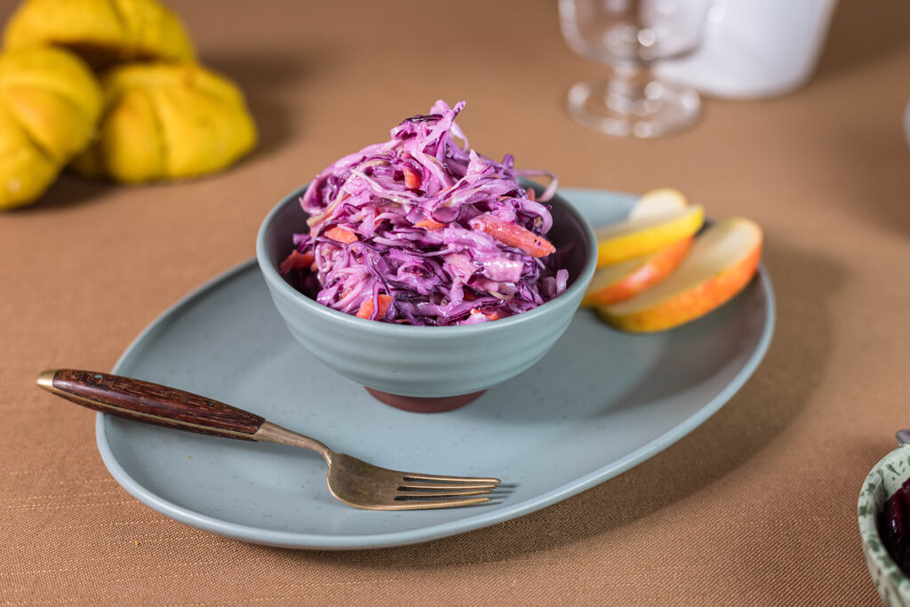 Coleslaw lässt sich sehr gut vorbereiten und lagern