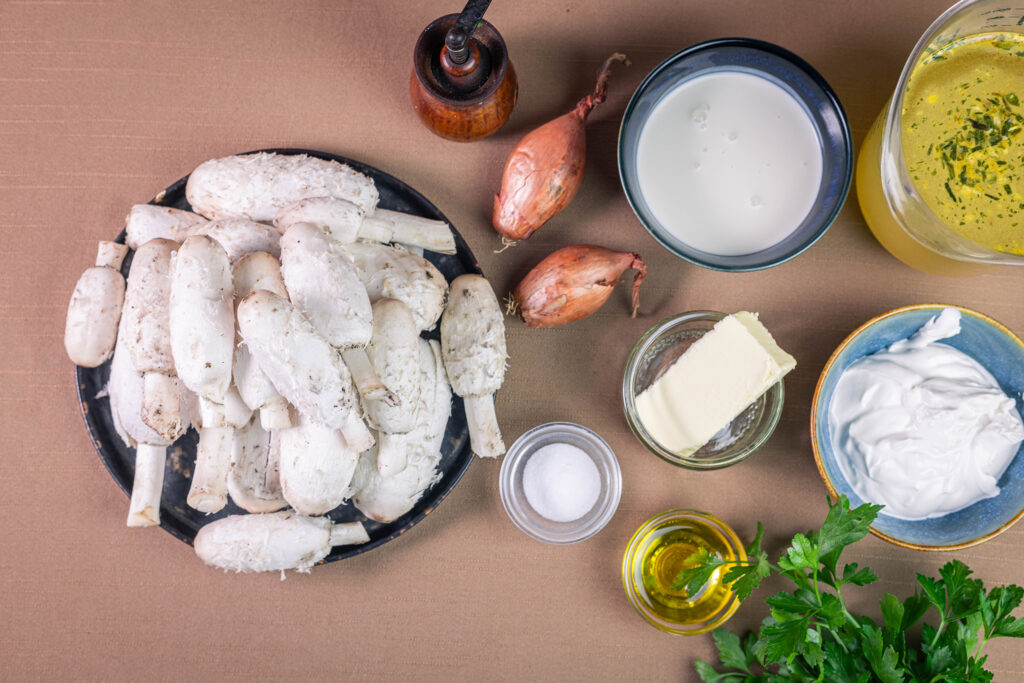 1. Alle Zutaten für die Cremesuppe vom Schopftintling