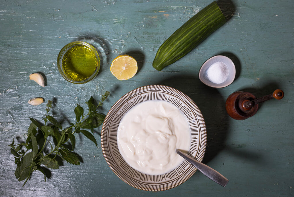 1. Alle Zutaten für das vegane Tzatziki.