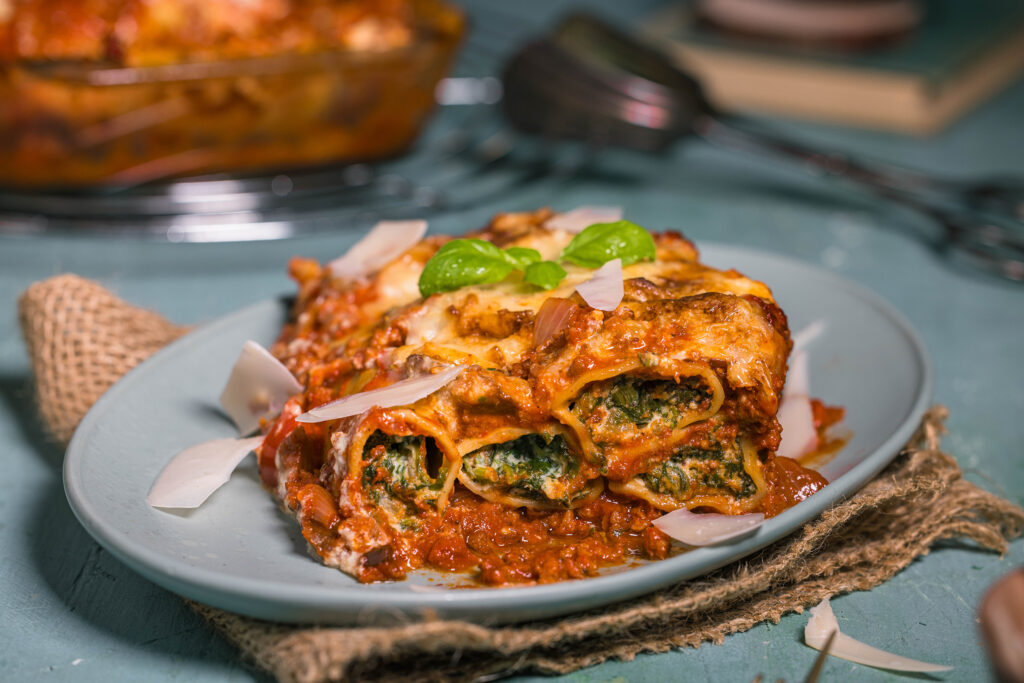 Die Bolognese habe ich hier für meine veganen Cannelloni mit Spinat-Ricotta-Füllung verwendet.