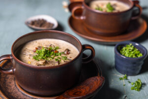 Pfifferlingcremesuppe mit selbst gesammelten Pilzen