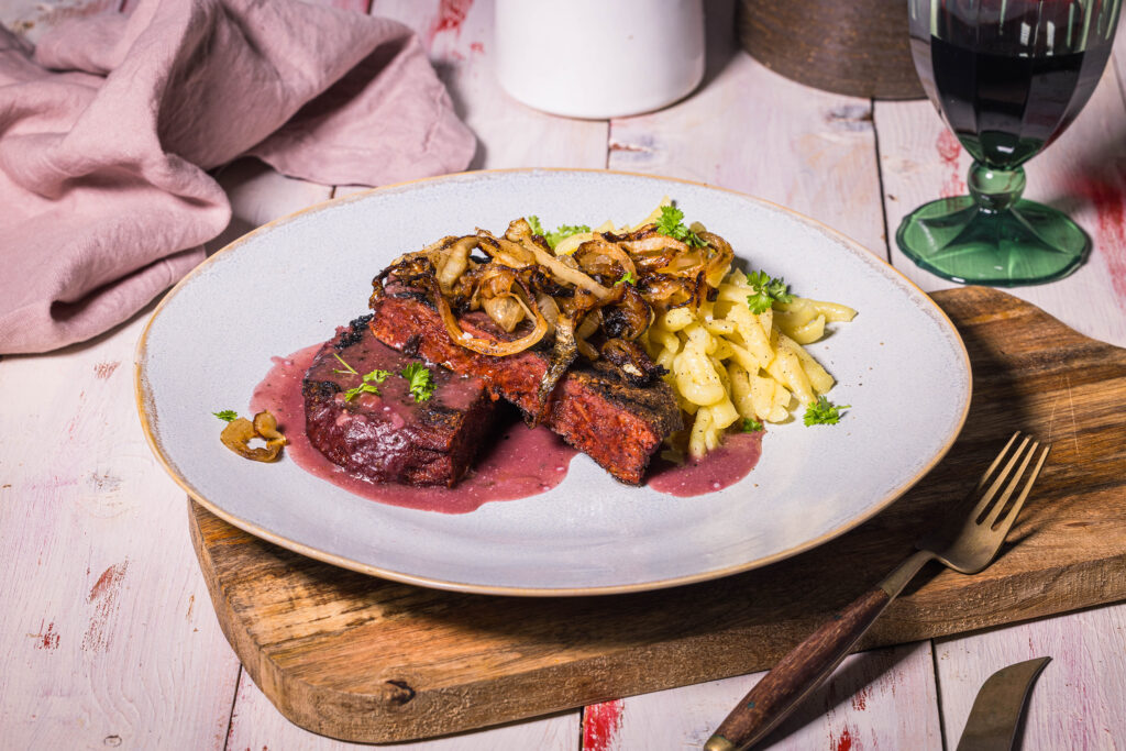 Veganer Zwiebelrostbraten aus selbstgemachtem Seitan