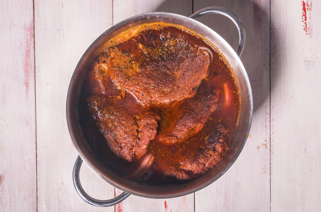 6. Die Seitanfilets in der Brühe kochen.