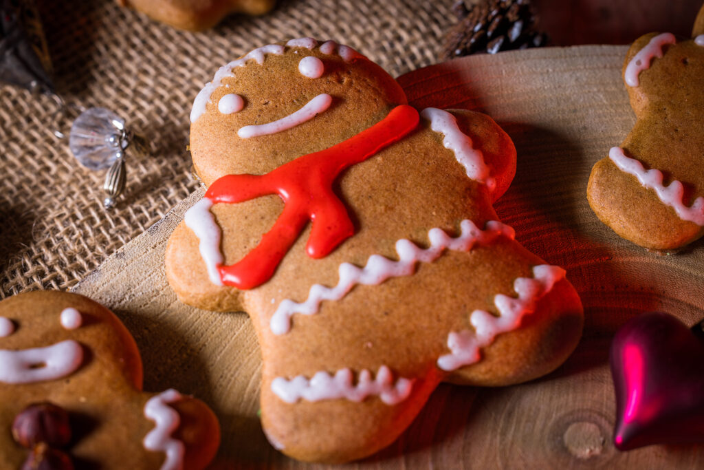 Honiglebkuchen: außen leicht knusprig und innen angenehm weich, als würde man in eine Wolke aus Gewürzen und Liebe beißen.