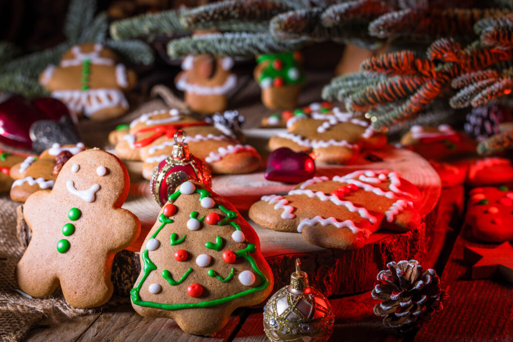 Vegane Honiglebkuchen - verschiedene Figuren, verziert mit Zuckerguss