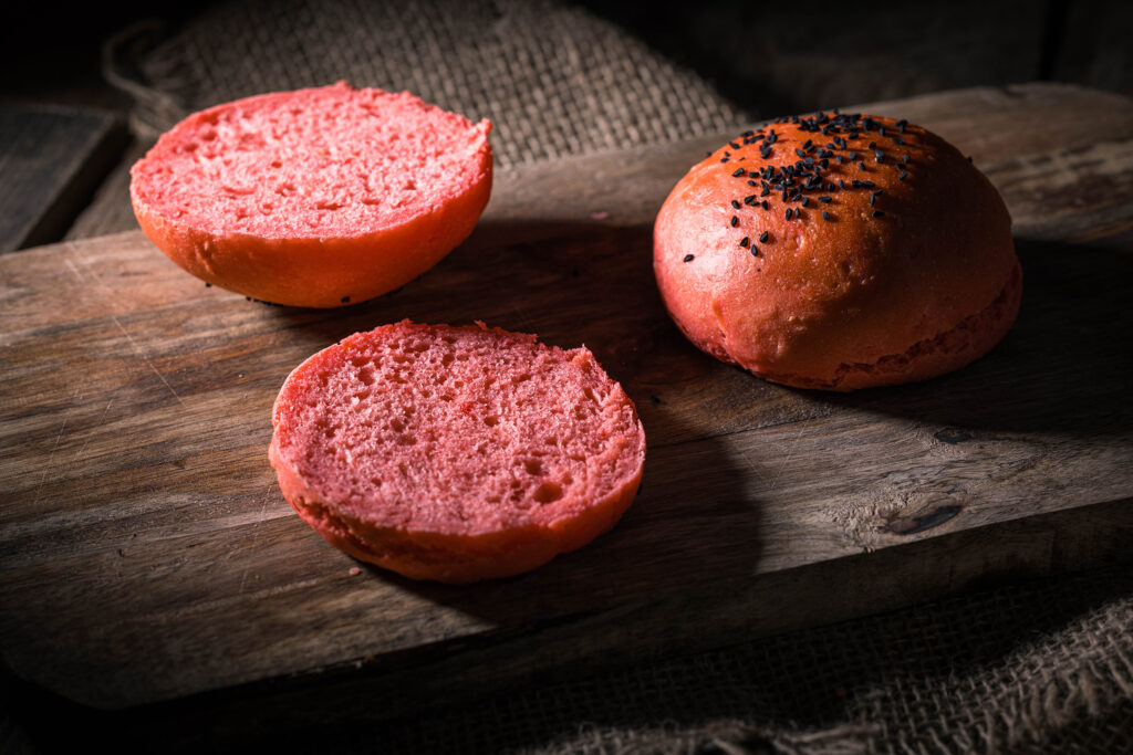 Vegane Red Burger Buns im Brioche Stil werden dank einer japanischen Backtechnik perfekt